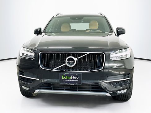 Used 2017 Volvo XC90 T6 Momentum w/ Vision Package image 2