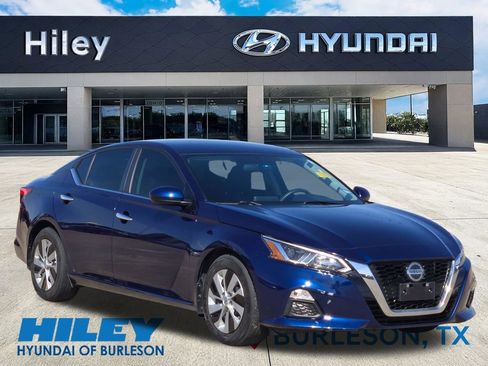 Used 2020 Nissan Altima 2.5 S image 1