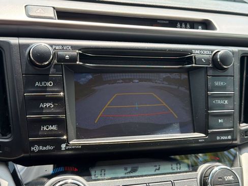 Used 2018 Toyota RAV4 XLE FWD image 18