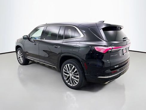 Used 2025 Buick Enclave Avenir w/ Super Cruise Package image 7