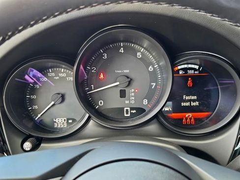 Used 2025 Porsche Macan image 24