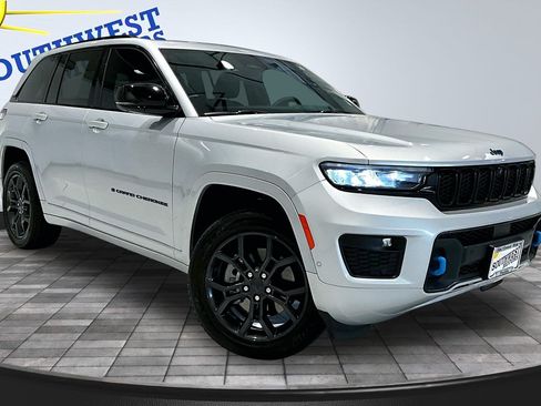 Used 2024 Jeep Grand Cherokee Limited 4xe AWD/4WD image 3