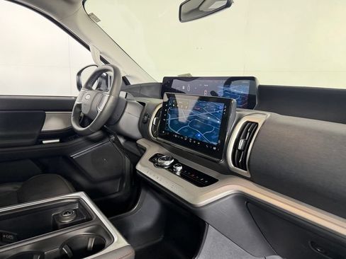 Used 2025 Ford Expedition Active AWD/4WD image 27