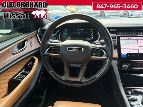 Used 2022 Jeep Grand Cherokee Summit w/ Advanced Protech Group IV AWD/4WD image 17