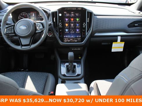 Used 2025 Subaru Forester Premium image 19