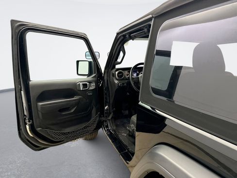 Used 2023 Jeep Wrangler Sport image 9