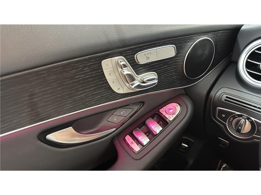 Used 2020 Mercedes-Benz GLC 300 image 33