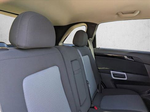 Used 2013 Chevrolet Captiva Sport LS image 18