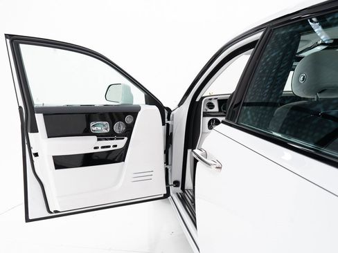 Certified 2023 Rolls-Royce Phantom Sedan image 11