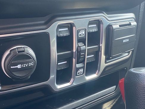 Used 2021 Jeep Wrangler Unlimited Sport image 16