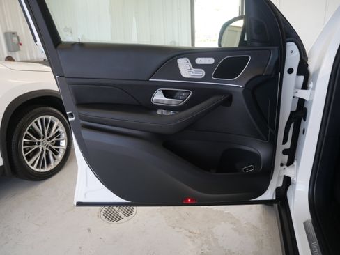 Used 2024 Mercedes-Benz GLE 450 4MATIC image 16