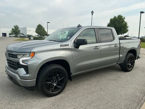 Used 2023 Chevrolet Silverado 1500 RST AWD/4WD image 3