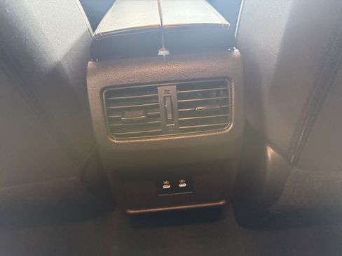 Used 2025 Nissan Rogue SV image 24