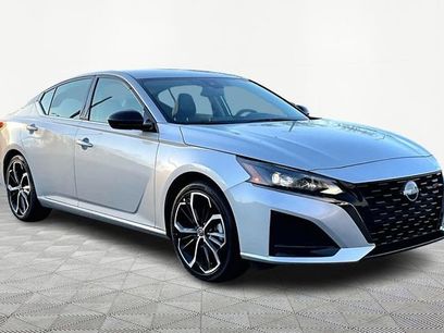 Used 2024 Nissan Altima 2.5 SR