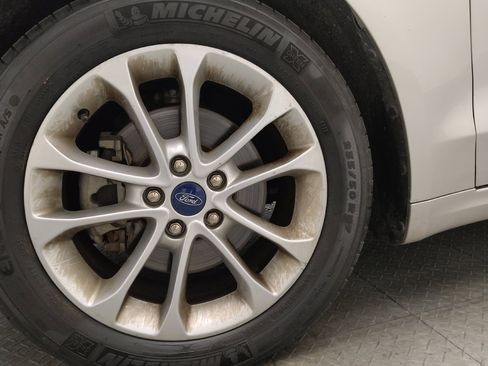 Used 2019 Ford Fusion SE image 31