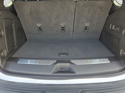 Used 2024 GMC Yukon Denali RWD image 31