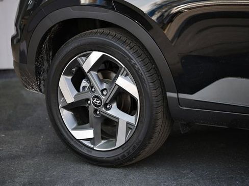 Used 2024 Hyundai Venue SEL image 5