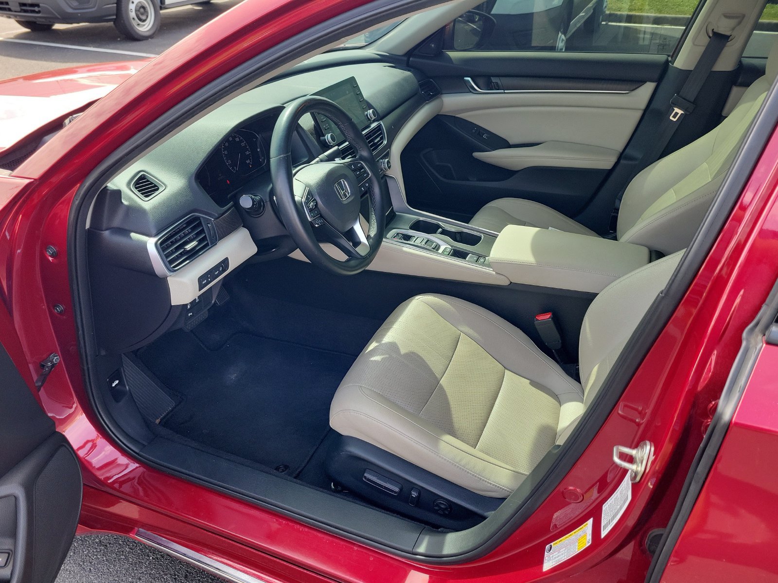 Used 2019 Honda Accord Touring image 16