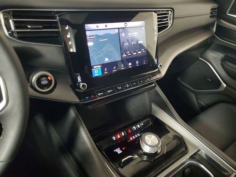 Used 2024 Jeep Wagoneer Series II image 18