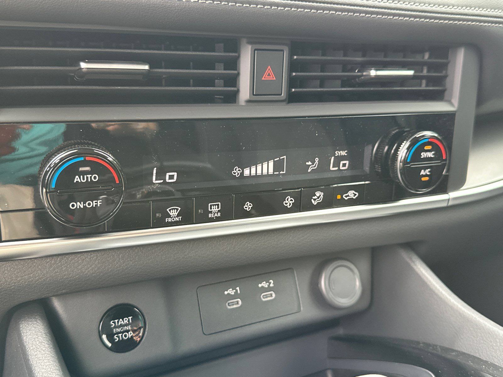 Used 2025 Nissan Rogue SV FWD image 32