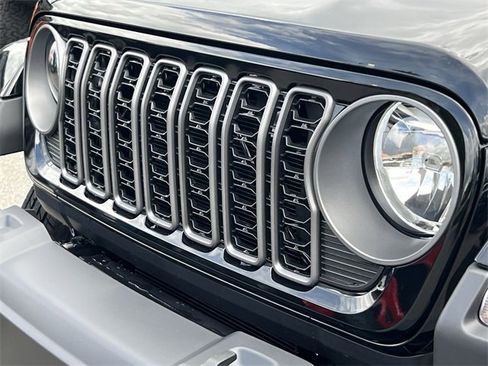 New 2025 Jeep Gladiator Sport image 17