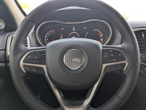 Used 2022 Jeep Grand Cherokee Laredo X image 26