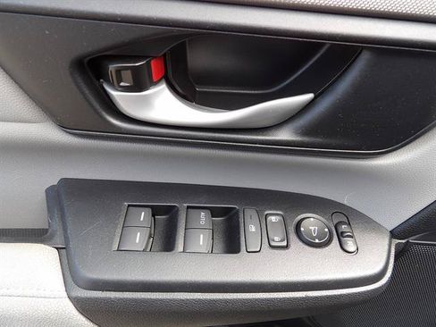 Used 2019 Honda CR-V LX image 12