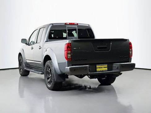 Used 2020 Nissan Frontier SV w/ Midnight Edition Floor Mats image 5
