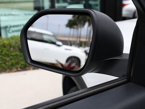 Used 2022 Ford Explorer XLT w/ Equipment Group 202A image 10