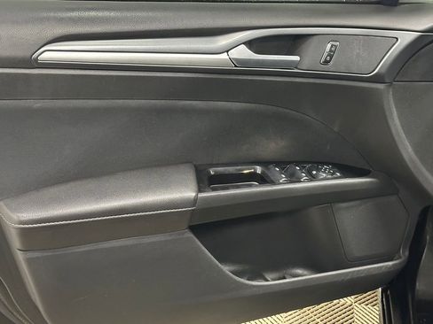 Used 2015 Ford Fusion SE image 7