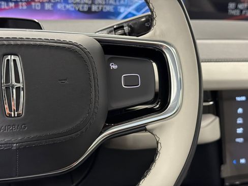 New 2026 Lincoln Navigator Reserve AWD/4WD image 25