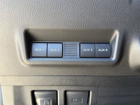 Used 2025 Lexus GX 550 image 36