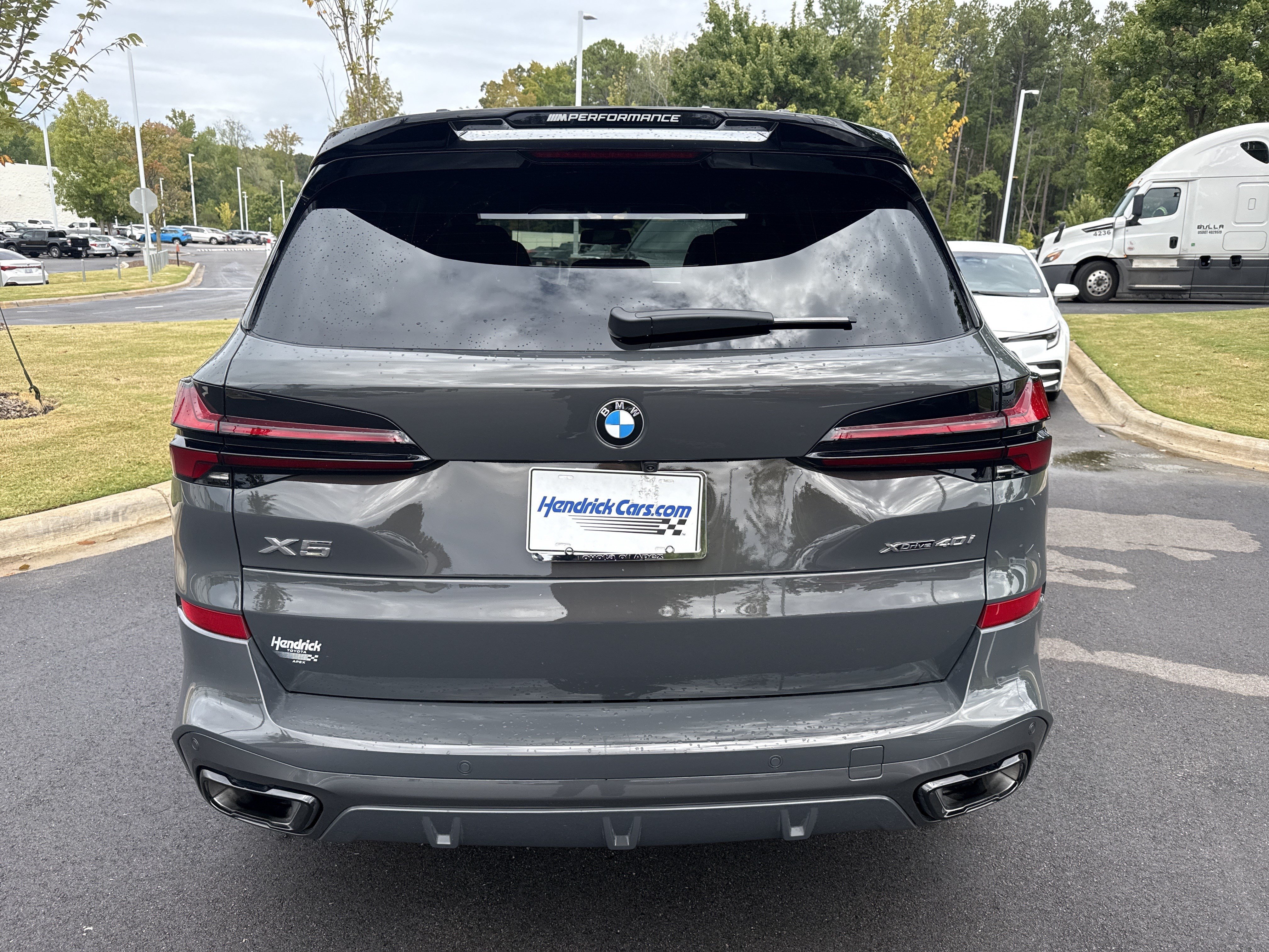 Used 2026 BMW X5 xDrive40i w/ M Sport Package AWD/4WD image 6