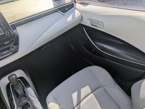 Used 2020 Toyota Corolla SE w/ SE Premium Package image 16