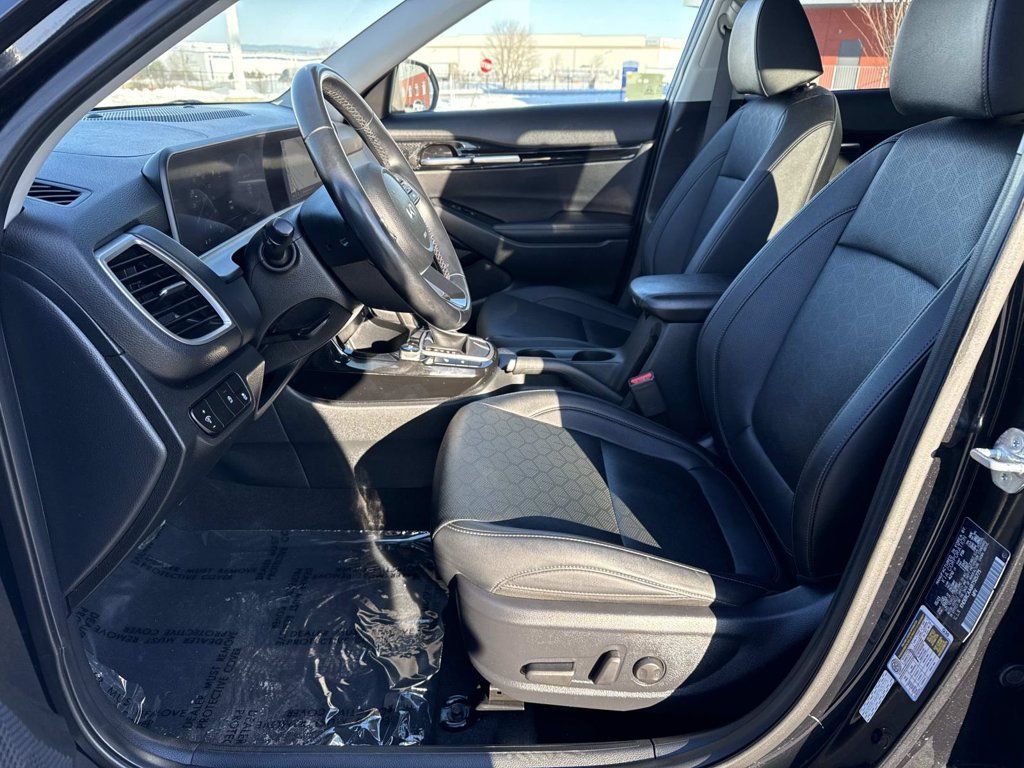 Used 2024 Kia Seltos EX AWD/4WD image 24