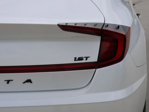 Used 2021 Hyundai Sonata SEL Plus w/ Tech Package image 9