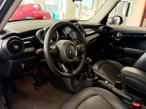 Used 2019 MINI Cooper 4-Door Hardtop FWD image 17