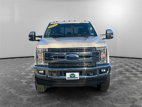 Used 2017 Ford F250 Lariat w/ Chrome Package image 8