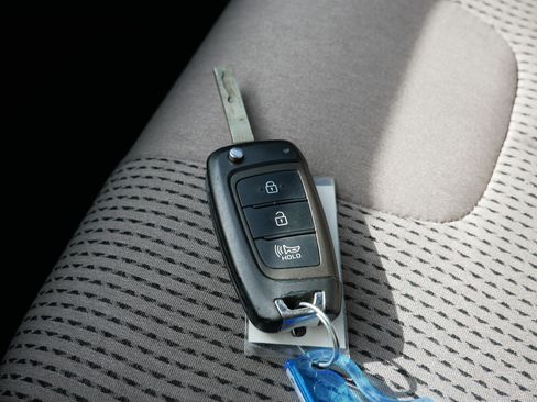 Used 2023 Hyundai Santa Fe SE FWD image 33