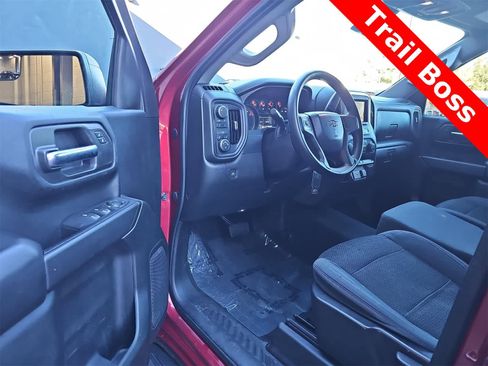 Used 2019 Chevrolet Silverado 1500 Custom Trail Boss w/ Custom Convenience Package image 10