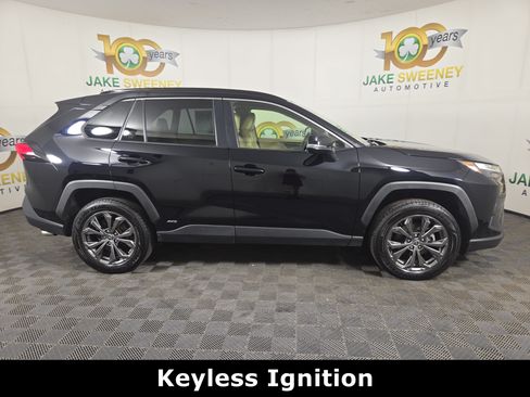 Used 2022 Toyota RAV4 XLE Premium AWD/4WD image 11
