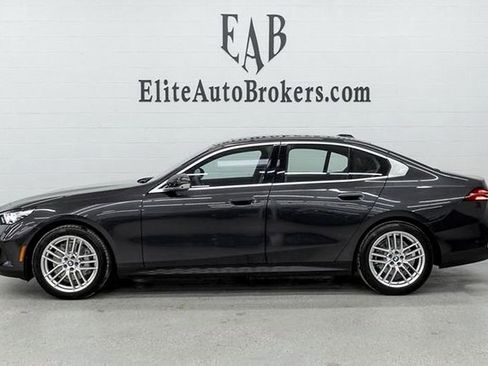Used 2025 BMW 530i xDrive image 2