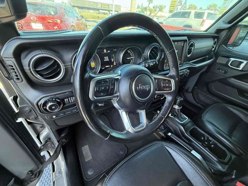 Used 2022 Jeep Wrangler Unlimited Sahara w/ Cold Weather Group AWD/4WD image 92