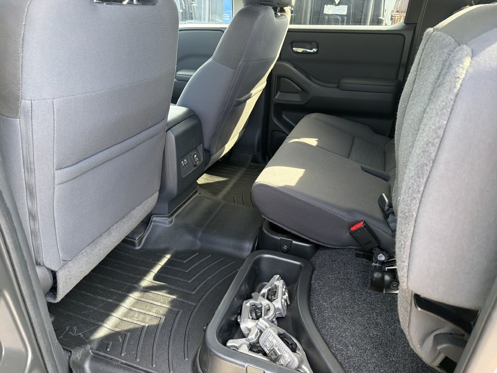 Used 2022 Nissan Frontier SV RWD image 8