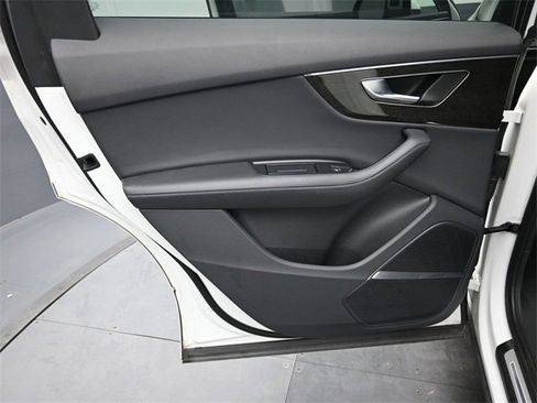 Used 2023 Audi Q7 3.0T Premium Plus image 15