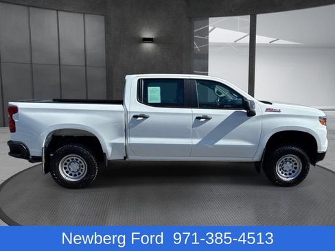 Used 2024 Chevrolet Silverado 1500 W/T w/ Z71 Off-Road Package AWD/4WD image 4