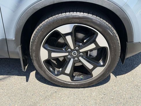 Used 2021 Volvo XC40 T4 Momentum w/ Protection Package Premier FWD image 25