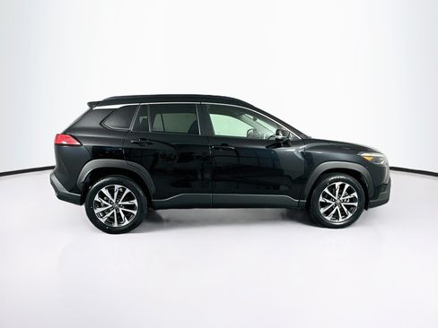 Used 2025 Toyota Corolla Cross XLE FWD image 10