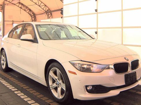Used 2014 BMW 320i image 3