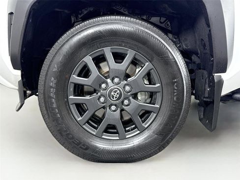 Certified 2025 Toyota 4Runner SR5 image 41